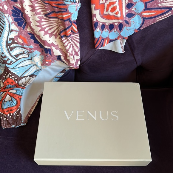 NWT Venus Swimwear Keeley One-Piece women’s size 16 with hygiene liner and box - Picture 3 of 4